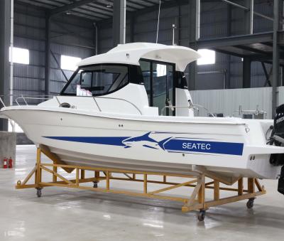 China Factory Wholesale New 33FT Finshing Boat Console Control With Cabin Fiberglass Yacht Speed Boat Fishing Boats for sale