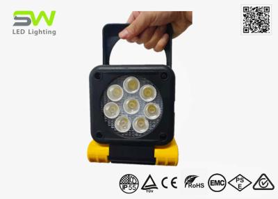 China Luz de inundação portátil do lúmen 25W alto dobrável a pilhas à venda