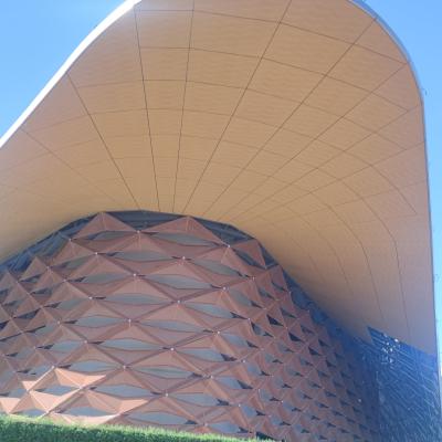 China Tecnologias avançadas de vidro e sistemas de isolamento em parede cortina de alumínio para eficiência energética à venda