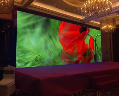 China interno PIGARREAR o hd da cor completa 4K do preço p2.5 do painel do diodo emissor de luz conduziu a tela video da tevê das paredes da exposição de matriz à venda