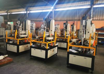 Cina Contenitore rigido di telefono cellulare che forma macchina 25pcs/Min Paper Box Manufacturing Machine in vendita