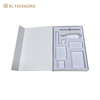 China Luxuriöse benutzerdefinierte Kosmetikbox recycelte Magnetverschlusspapier Geschenkverpackungskisten benutzerdefiniertes Logo für Hautpflege Kosmetik zu verkaufen