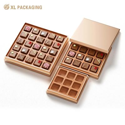 China Caixa de embalagem de chocolate personalizada com tampa e esponja inserir caixa de presente Kraft rígida à venda