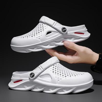 China Lightweight Hot Selling Mens Summer Clogs Shoes Beach Garden Shoes For Man for sale