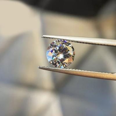 China Wholesale Exquisite Star Jewelry 1 Carat Cut White Round Luminous Morsonite Bare Stone Flashing for sale