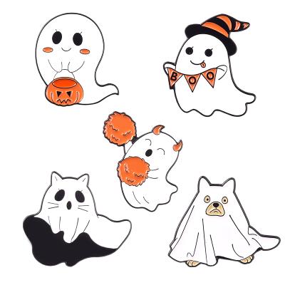 China Custom Enamel Pin Boo Pumpkin Goth Badge Halloween Metal Pins Flying Europe Brooches Cute Creepy Ghost New for sale