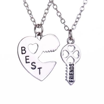 China Hot Fashionable Custom Made Charm Necklace Small Big Sister 2pcs Medium Heart Necklace Set Pendant Necklace For Friends Lovers for sale