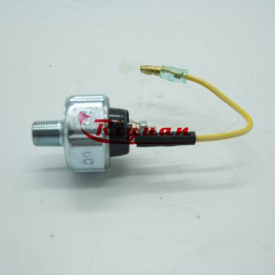 China Genuine machinery repair shops oil pressure switch 1-82410033-0 182410-0330 1824100030 4LE2 4BG1 4JB1 SK75-8 ZX120 oil pressure sensor for isuzu for sale
