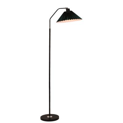 China Nordic style hot sale novelty iron art spiral led children's minimalist indoor floor lamp for sale