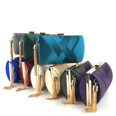 China 2021 factory direct sale high quality evening clutches silks and satins tassel banquet luxury handbags for ladies for sale