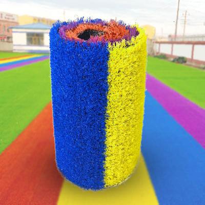Chine Terrain de jeu en plastique parquetant des tapis 50mm, tapis artificiel de plancher d'herbe à vendre