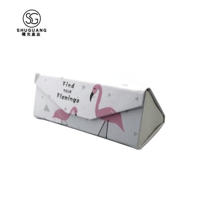 China 2019 hot sale fashion costom handmade folding sunglasses case .eco-friendly triangle cardboard sunglasses case for sale