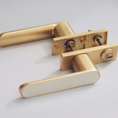 China CUCA Modern Golden Interior Bedroom Bathroom Door Handles Lock Set Pulls Kitchen Cupboard Furniture Hardware for sale