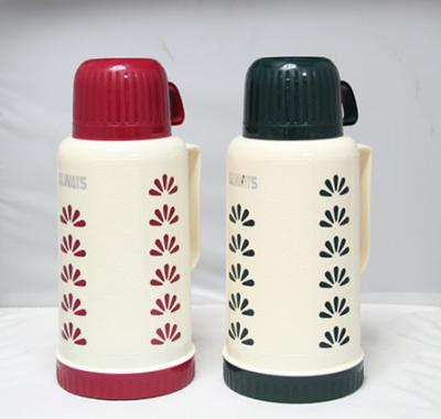 China 2.0L Large capacity plastic tank glass vacuum flask home students travel gift bottle for sale