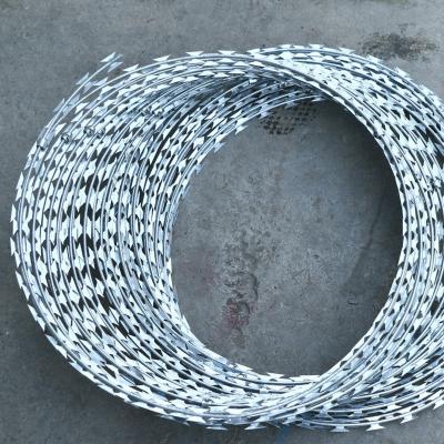 China BTO-22 BTO-30 HDP Galvanized 900mm coil diameter concertina razor barbed wire mesh for sale for sale