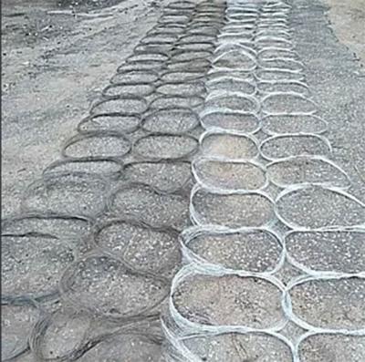 China 10M Low Visibility Obstacles Entangle Metal Wires Anti-Tank Barrier Supplier for sale