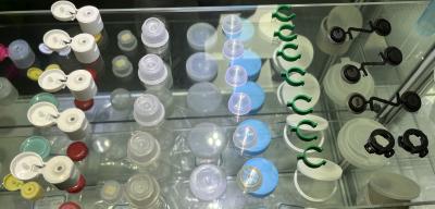 Cina Fabbrica di stampi per bevande con tappo di plastica per imballaggi in vendita