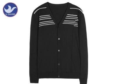 Cina Il maglione del cardigan del collo a V degli uomini molli, uomini abbottona la banda del maglione del cardigan tricottata in vendita