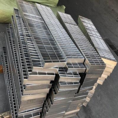 China Traditional Galvanized Heavy Duty Trench Grate System Ditch Drain Grating Ditch Cover for sale