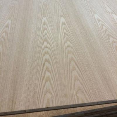 China Modern Decorative Veneer Faced Plywood 3mm 4mm Poplar Core Ash Fancy Natural Plywood for sale
