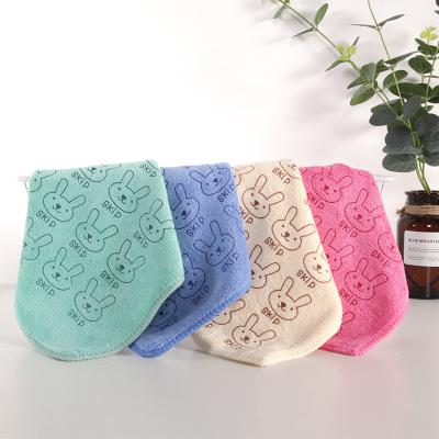 China Wholesale Premium Water Absorbent Polyester Brocade Printed Car Wash Square Towel Hemming Care Cloth 40*40cm for sale