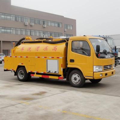 Chine DONGFENG 5000L camion de lavage sous pression moteur 120hp Base de roue à vendre