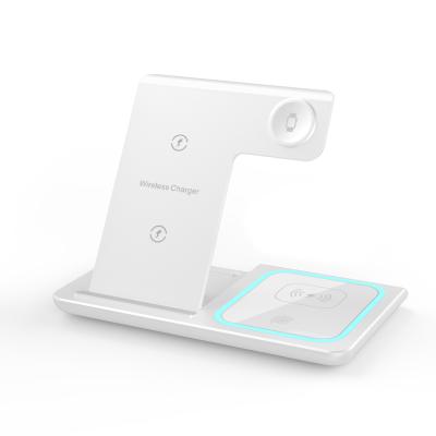 China 2022 High Speed Universal QI Wireless Support 3 in 1 Multi Qi Fast Power Bank Mobile Phone Charging Station for sale