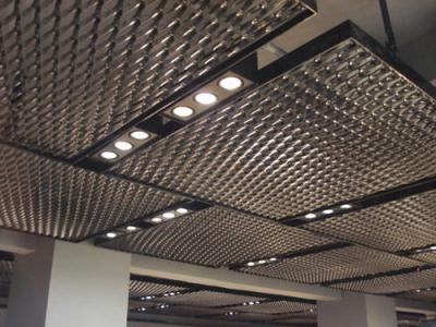 China Hoja vertical de forma de rejilla de U cuadrícula de techo de suspensión de la superficie de la rejilla de montaje de diseño de luz de la tira de aluminio cuadrados de tubo de techo en venta