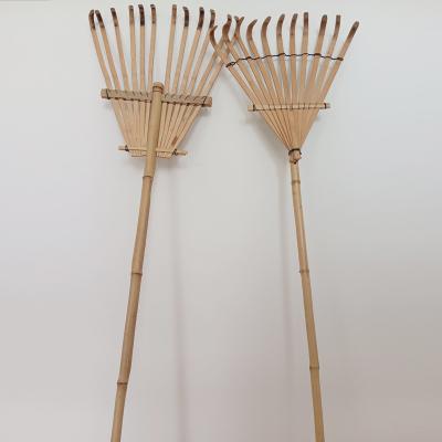 China Raque de folhas Raque de gramado Raque de mão curta Raque de folhas Raque de mão Raque de arbusto Raque de soldagem Raque de ferramentas de jardinagem Raque de mão à venda