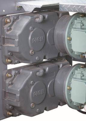 China Redutor helicoidal cilíndrico da engrenagem YJ150, caixa de engrenagens helicoidal da redução da grua da construção à venda