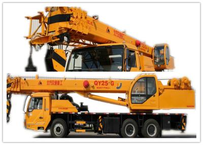 Cina La gru idraulica 2500r/min del camion da 25 tonnellate gira con il pieno carico 30000kg in vendita