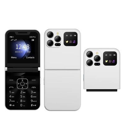 China Compact and Versatile 2G Feature Phone with LED Flashlight and Vibration Function for Any Situation for sale