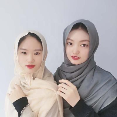 China Daily Life IN RUNNING 80s/110*110 Tudung Bawal Malaysia veil Hijab Dubai Fashion Scarf Arab Pakistani Turban for sale