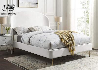 China Cama-Doble-rey discreto simple de cuero blanco de la plataforma del dormitorio del diseño de la curva en venta