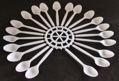 Cina Cucchiaio eliminabile d'acciaio che fa stampaggio ad iniezione a macchina/di plastica multi cavità in vendita