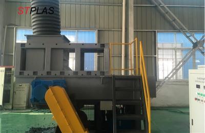 Cina Il PVC dello spreco di controllo dello SpA convoglia la singola asse della tagliuzzatrice in vendita