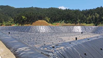 Cina Antipermeabilità a geomembrana in HDPE per progetti di stagni di regolazione del lucido in vendita