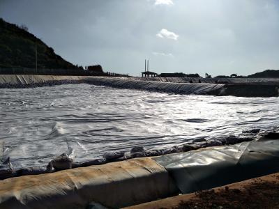 China Resistência química da geomembrana de polietileno de alta densidade HDPE Prevenção de fugas para instalações de armazenagem de rejeitos à venda