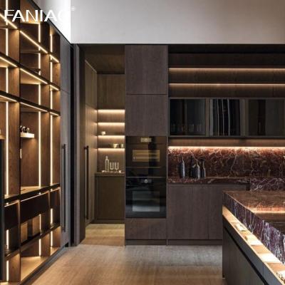 China Muebles de cocina modulares para el hogar moderno con gabinete de vino en venta