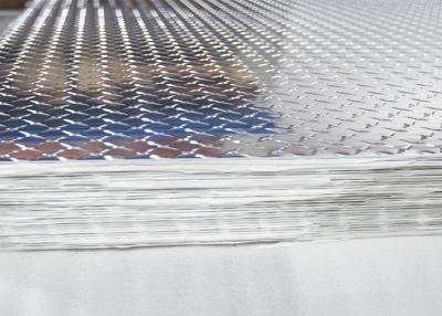 China 3003 Aluminium Chequered Plate 4x8 Thickness 0.6mm 0.7mm 0 .8mm 1.0mm With PVC Film for sale
