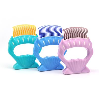 China Amazon Viable Hot Sale Cat Brush Innovation Pet Hair Remover Cute Pet Chip Cleaning Shell Brush Comb for sale
