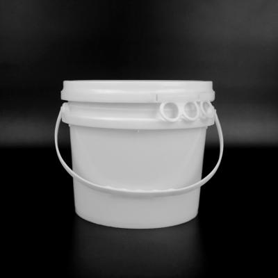 Китай Белизна ведра 1 галлона 19*17*17.2cm круглая пластиковая с пластиковой ручкой продается