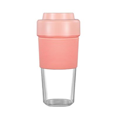 China New 2019 Car Portable Rechargeable Electric Cup Juicer 3.7v Pink/White Blender for sale
