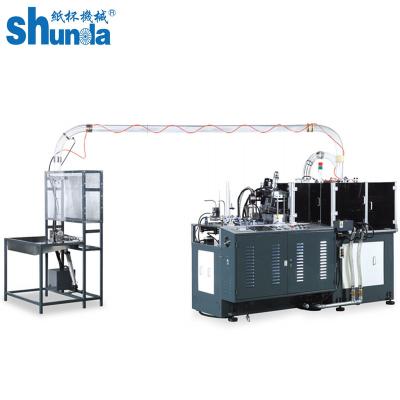 China Recolector de tazas duradero con 200-220 pcs/min Capacidad de fresado y plegado de hojas de papel 380V Electricidad en venta