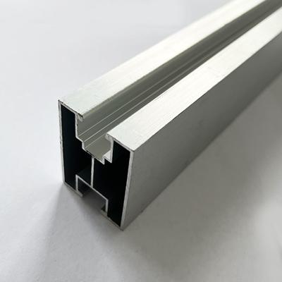 Chine Guide de l'installation photovoltaïque en aluminium Rails d'argent Rails de montage solaire verticaux à vendre