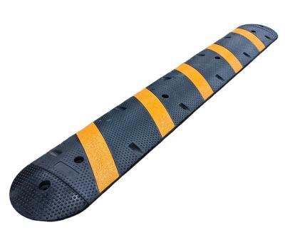 China Heavy Duty Rubber Roadway Safety 1830*300*58mm Speed Bump for sale