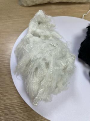China Fibra estriada de poliéster 0,7D × 32 mm, Ponto de fusão de 110-260 °C Fibra têxtil sintética à venda