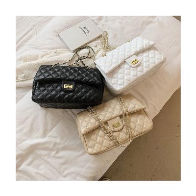 China Fashion Diamond Lattice Ladies Quilted Chains Shoulder Messenger Bags Plaid Women Embroidery Large Capacity Clips Autumn Winter Handbags for sale