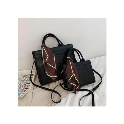 China Fashion Crocodile Large Capacity Vintage Alligator Flap Tote Bag Retro Cross - Body Bolsa 2021 Luxury Handbags And Purses For Women for sale