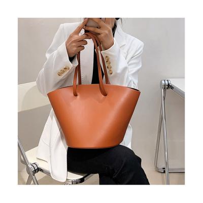 China Large Capacity Designer Trapezoid Bucket Tote Bags Fashion 2021 Luxury High Quality Ladies Armpit Compound Purse Handbags For Women for sale